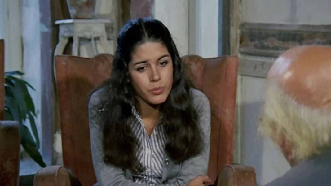 Hababam Sınıfı'nın Selma Hoca'sının hayat hikayesinde 'TKP' detayı şaşırttı! Şimdilerde 67 yaşında... 17